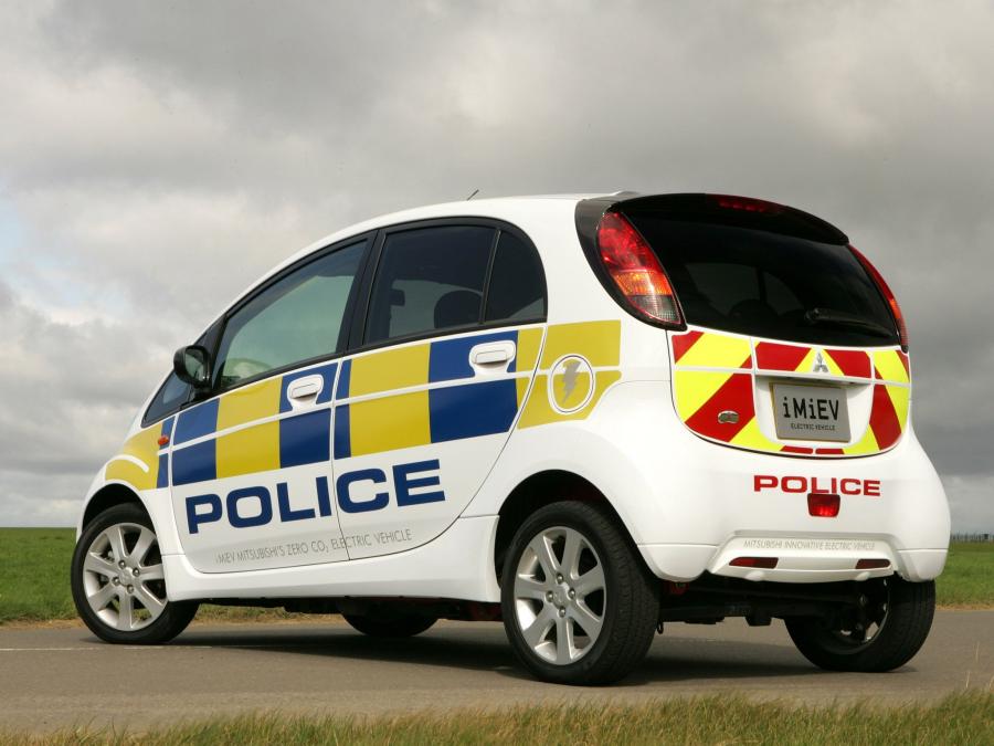  Mitsubishi i-MiEV UK Police Car 2009 года  (фото 10 из 13)